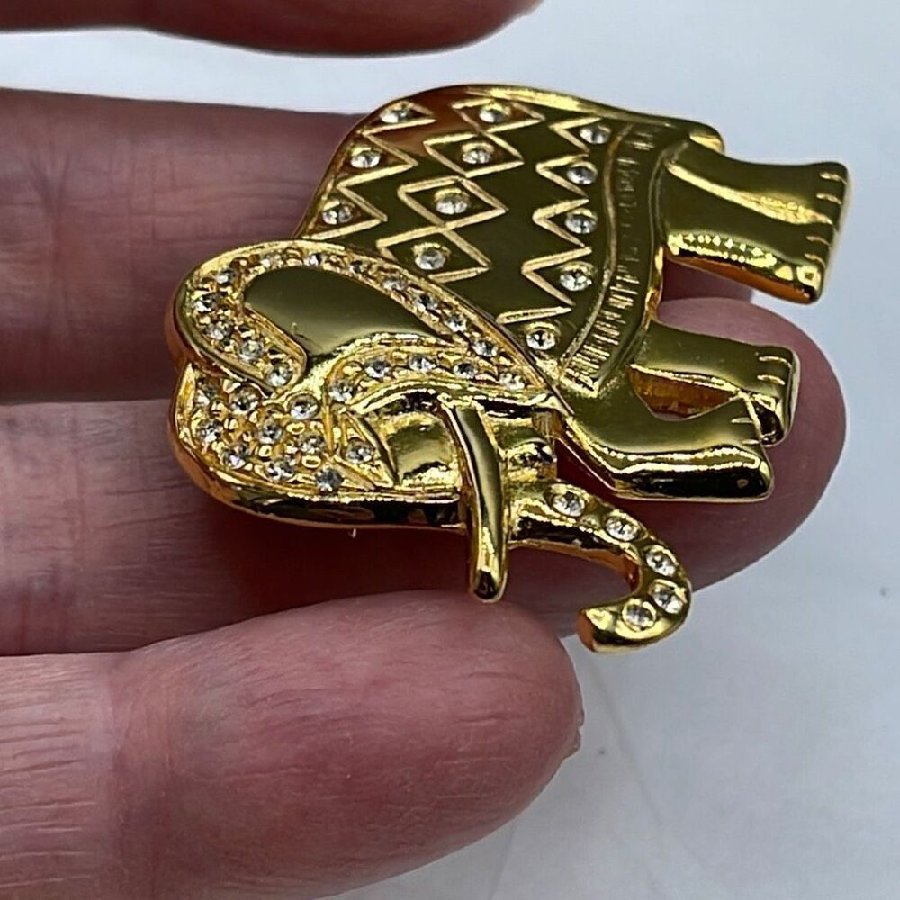 1980’s vintage Tora embellished elephant brooch - Picture 6 of 9